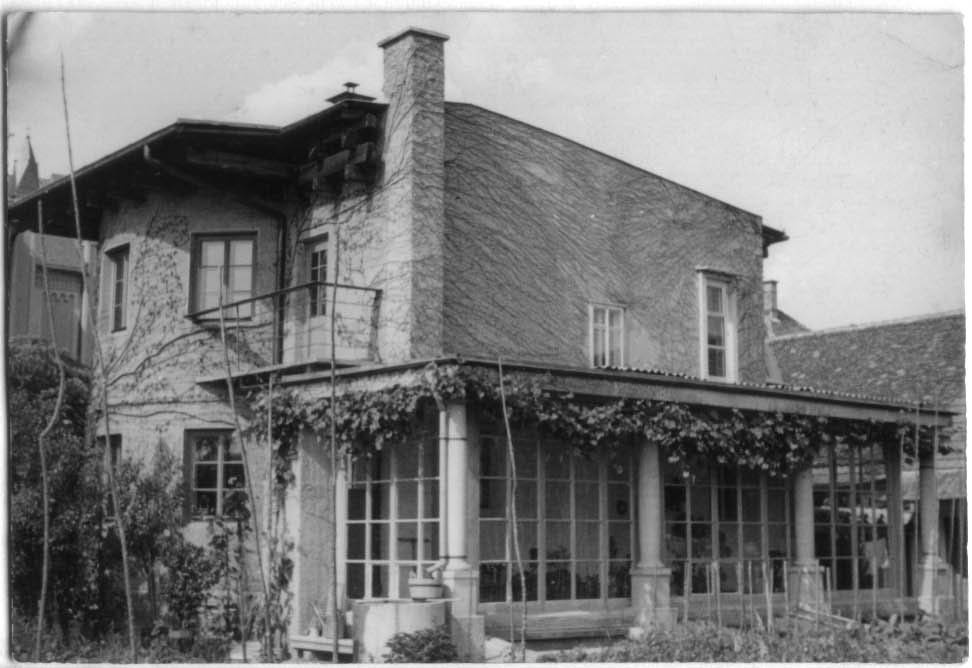 Plecnik House 1930 winter garden.jpg