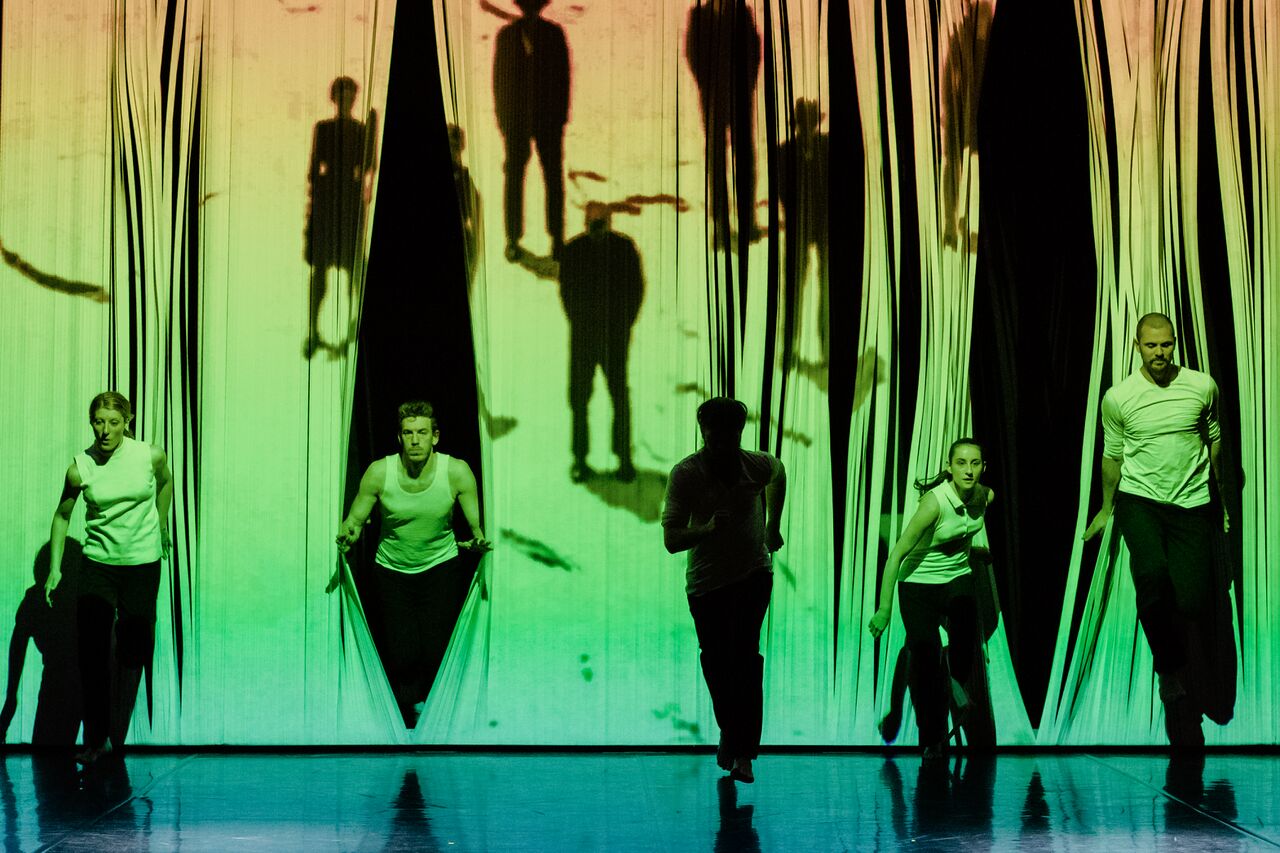 The performance “Beware, dance 3” (En–Knap), 2019. Photo: Andrej Lamut