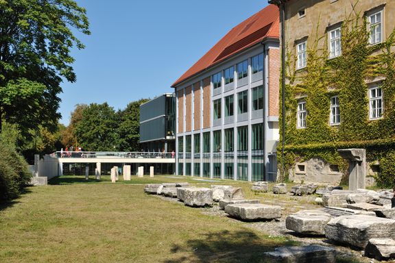 Celje Central Library. STVAR architects, 2011