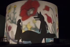 The staging of <i>Virginija Volk</i> (Virginia Wolf), based on the motifs from the picture book by Kyo Maclean and Isabelle Arsenault, 2017