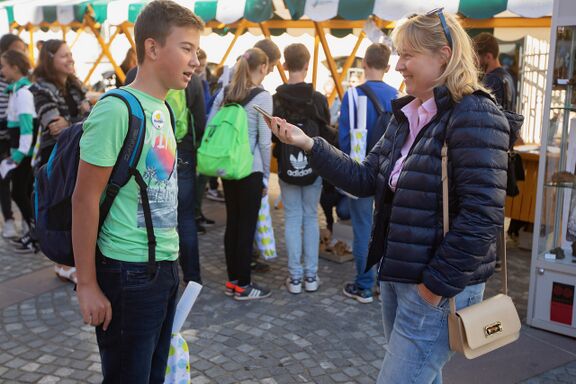 The editor of Časoris Sonja Merljak Zdovc conducting an interview, 2017. Photo: Voranc Vogel