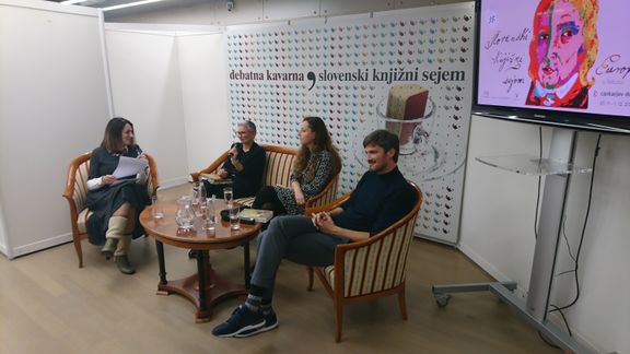 A discussion with bloggers at the Slovene Book Fair, 2019.