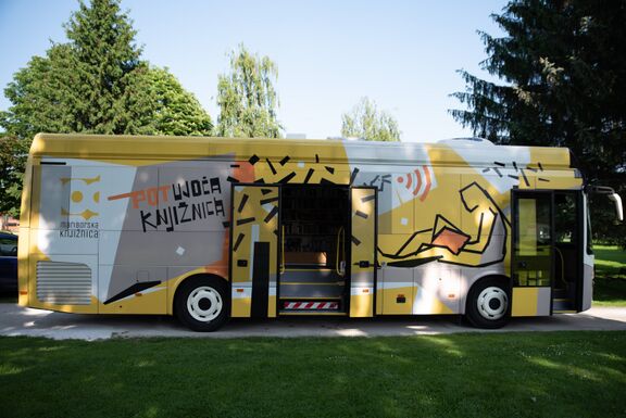Bibliobus, the mobile library service, Maribor Public Library, 2023.