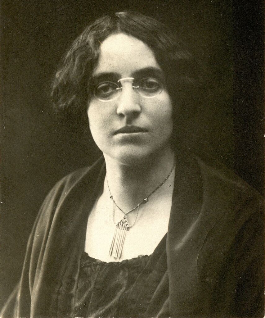 File:Zofka Kveder portrait 1920s.jpg