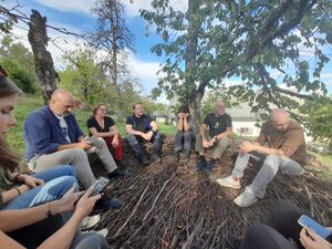 Design workshop on the revival of the old hayrack on the homestead <!--LINK'" 0:591-->.