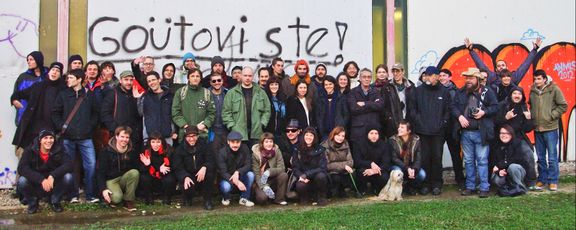 A group portrait of the journalists, anchors, technicians and other members of the almost 200 piece collective of Radio Študent (RŠ)