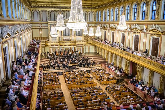 The concert by Slovene Philharmonic Orchestra conducted by Douglas Boyd, presenting Alexander Gadjiev on piano, took place at Musikverein in June 2024. The event was organised by SKICA Vienna.