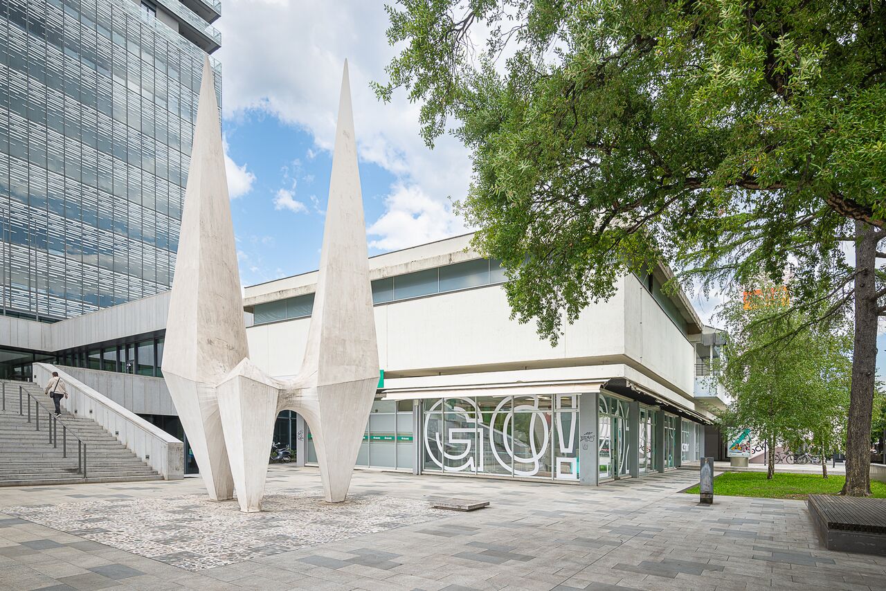 GO! 2025 communications office with Edvard Rusjan statue