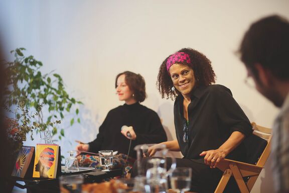 The award-winning British writer, academic and long-time fighter for greater inclusivity in literature, Bernardine Evaristo, joined the 2023 edition of the festival at the Itn Literary Breakfast (hosted by Fabula Festival and Itn.). Photo: Nina Pernat
