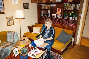 Photo of the production <i>Usedline (Sediments)</i>, directed by <!--LINK'" 0:527--> at <!--LINK'" 0:528-->. In 2023, at the <!--LINK'" 0:529-->, the jury commended its efficient staging process and awarded it a special jury award. It also earned the festival's Audience Award for the best production. Photo: Peter Giodani