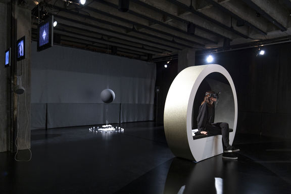 Liminoid, new media installation by Matic Potočnik and Saša Spačal, Osmo/za, 2018.