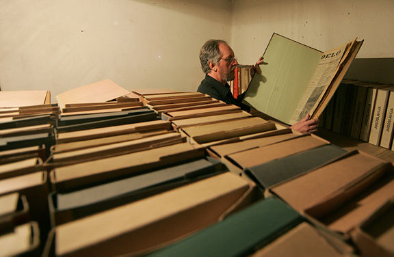 Delo's archives, the content from recent years can be browsed online (Delo online version) but the archive on Dunajska street, Ljubljana, is also open for visits by appointment