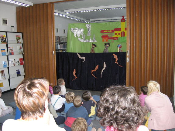 Puppet show, Beno Zupančič Library Postojna, 2005