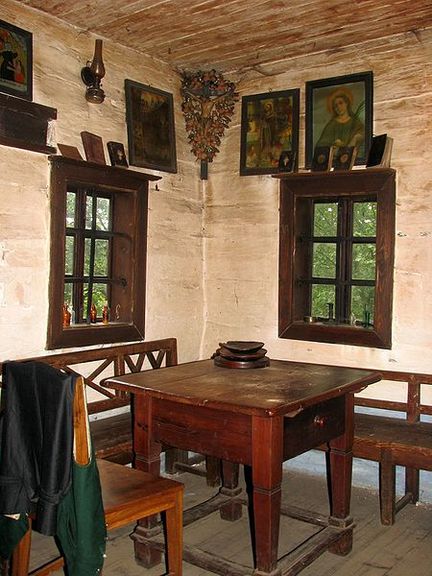 The bohek corner in Kavčnik Homestead museum, where the family would have eaten together