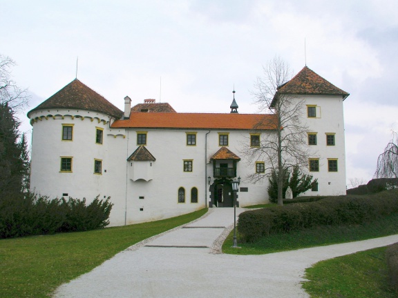 Bogenšperk Castle contains Valvasor`s workshop and The Slovenian Geodetic Collection, also part of the Technical Museum of Slovenia