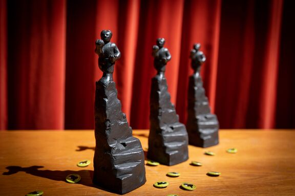 The Matiček Award, designed by sculptor Boštjan Drinovec, is given at the annual Linhart Encounter to honor the best non-professional Slovene theatre productions and achievements of the season. Author: Matej Maček