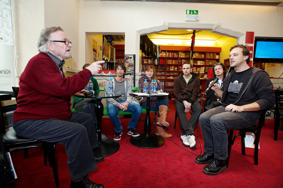Public talks, working breakfasts or midnight gatherings with the festival guests (around 60 guests in the 2009 edition) are organised at Kinodvor Café. Meet the Filmmakers, Animateka, 2009