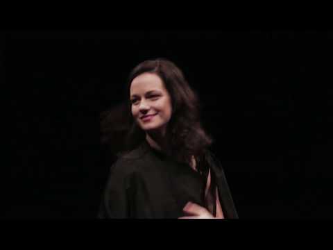 Naslov: Simona Semenič: to jabolko, zlato